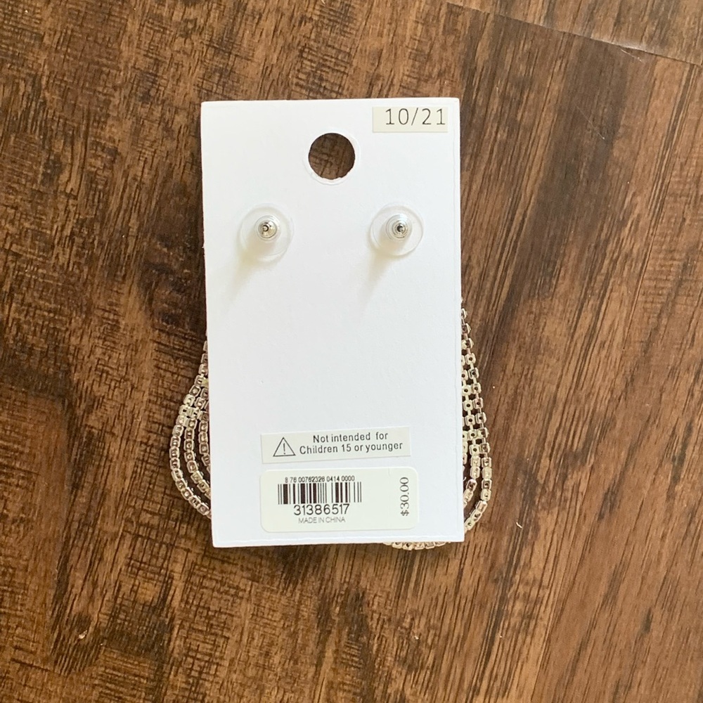 Express earring - Picture 4 of 5